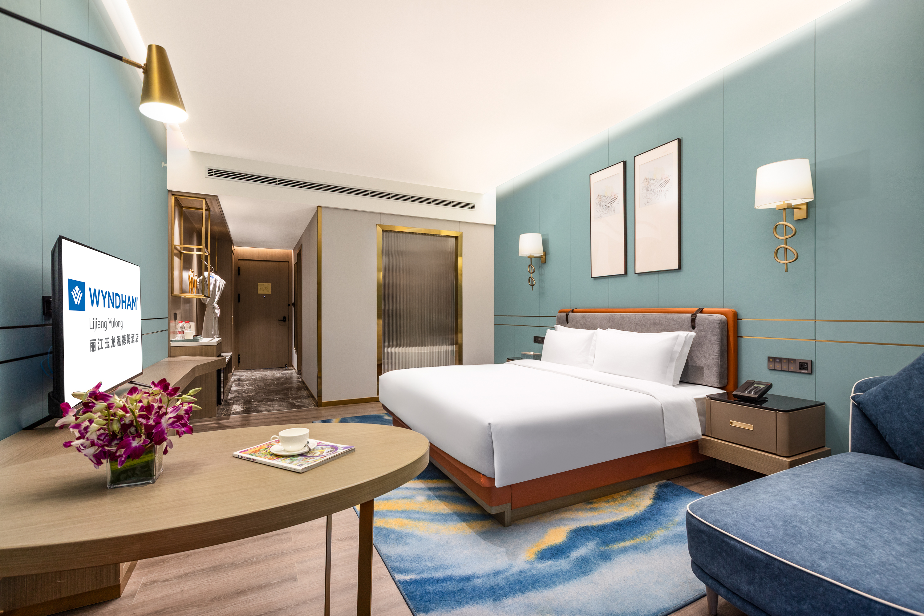 Guest room at the Wyndham Lijiang Yulong in Lijiang, Other than US/Canada