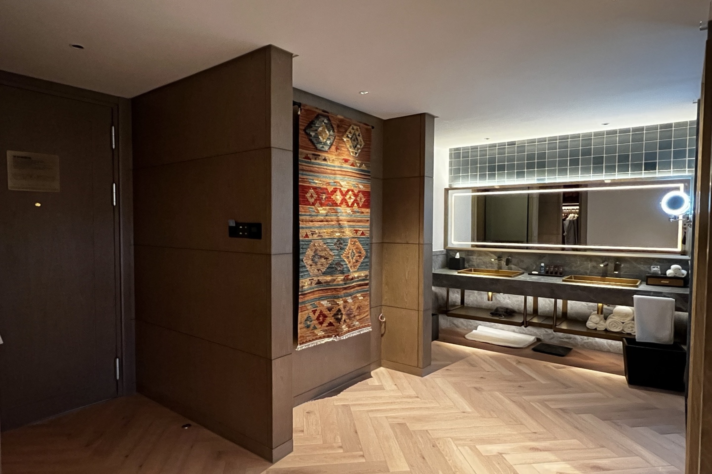 Guest room at the Wyndham Fengqing Resort in Lincang, Other than US/Canada