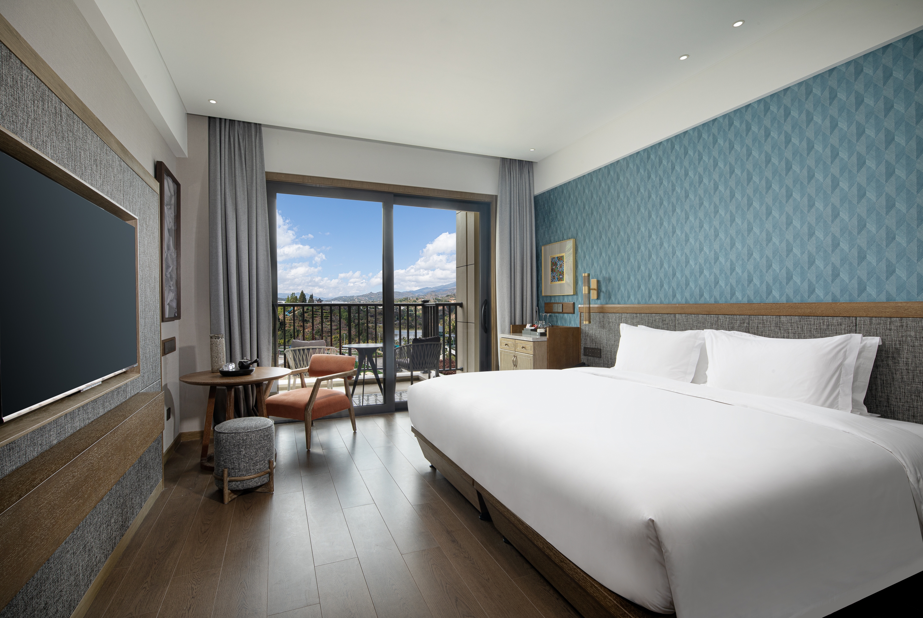 Guest room at the Wyndham Fengqing Resort in Lincang, Other than US/Canada