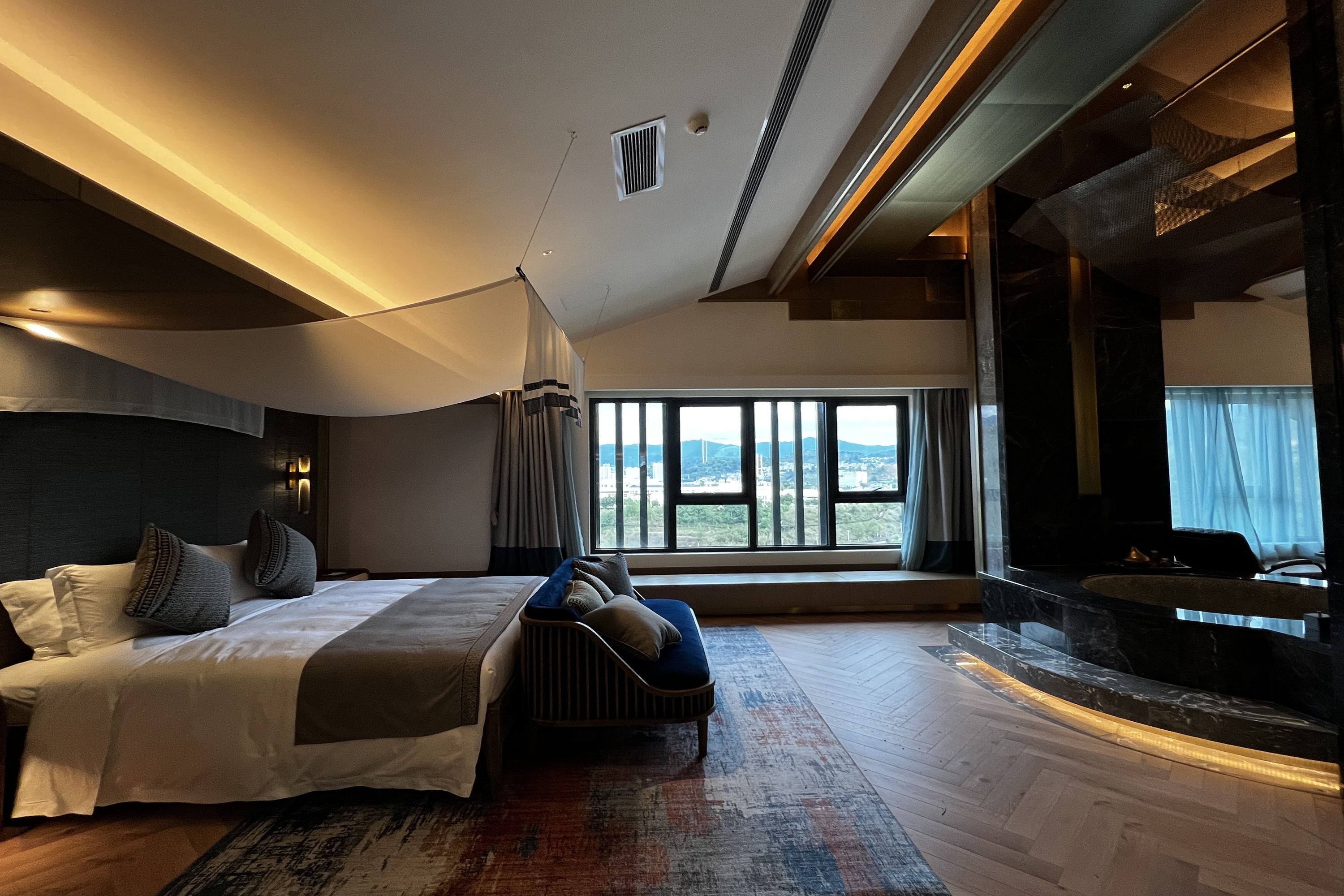 Guest room at the Wyndham Fengqing Resort in Lincang, Other than US/Canada