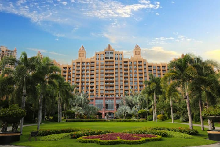 Exterior of Wyndham Hainan Clearwater Bay Resort hotel in Lingshui, Other than US/Canada