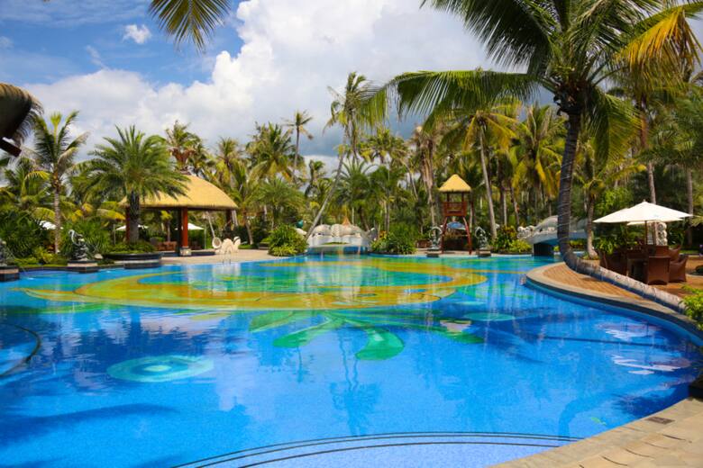 Pool at the Wyndham Hainan Clearwater Bay Resort in Lingshui, Other than US/Canada