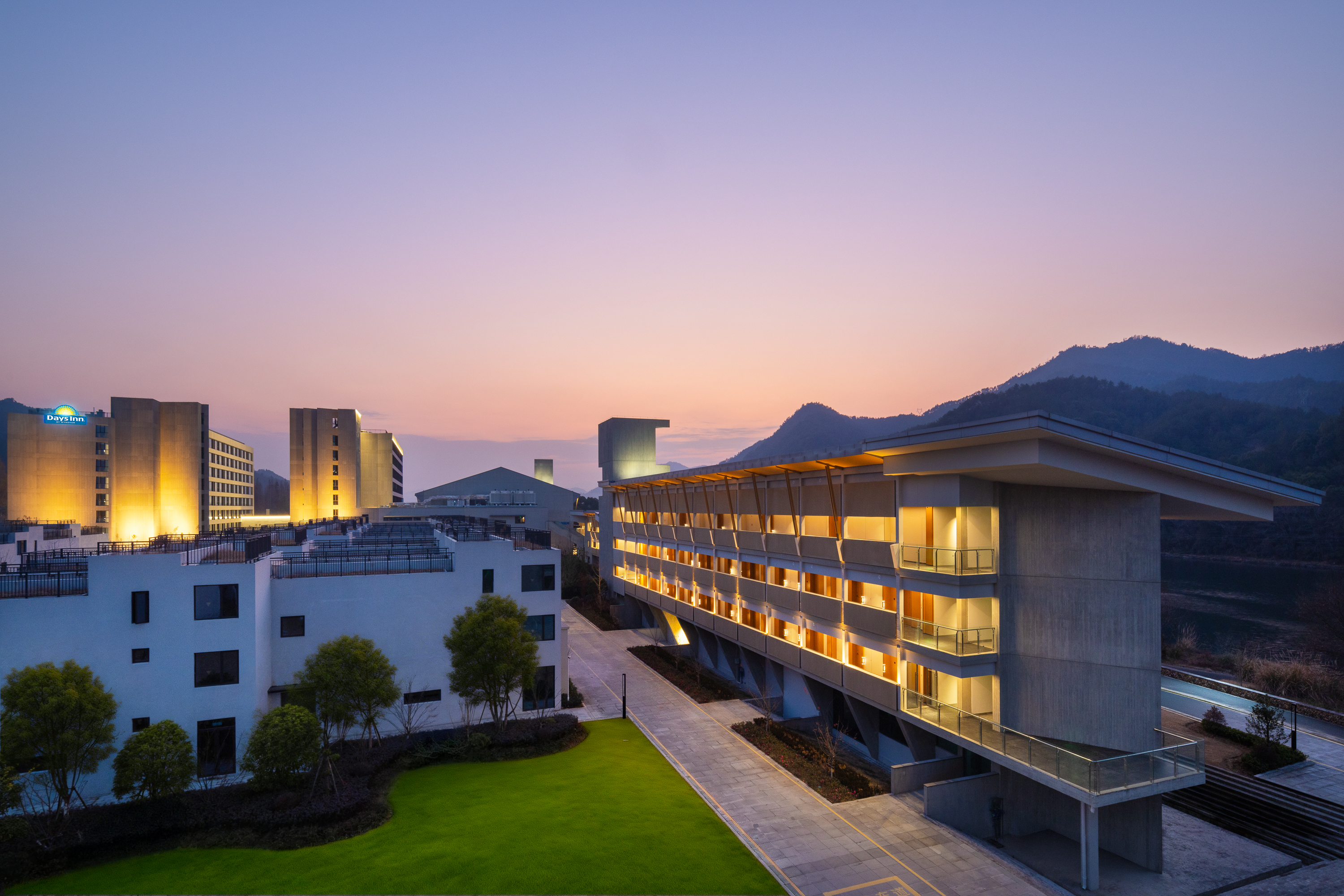 Exterior of Wyndham Lishui Liandu Resort hotel in Lishui, Other than US/Canada