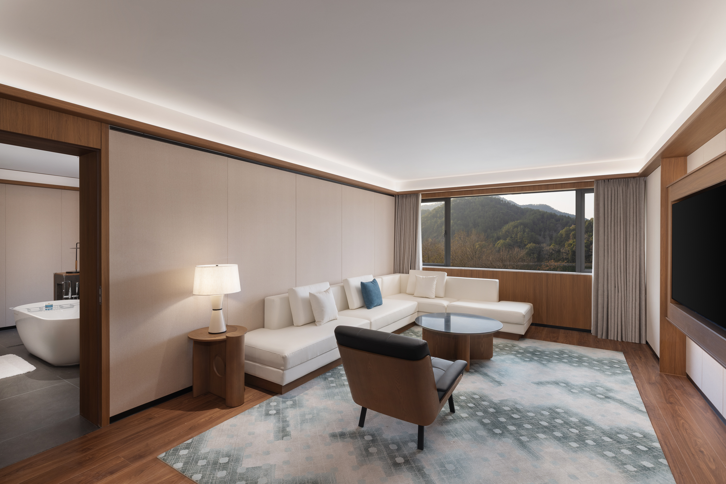 Guest room at the Wyndham Lishui Liandu Resort in Lishui, Other than US/Canada
