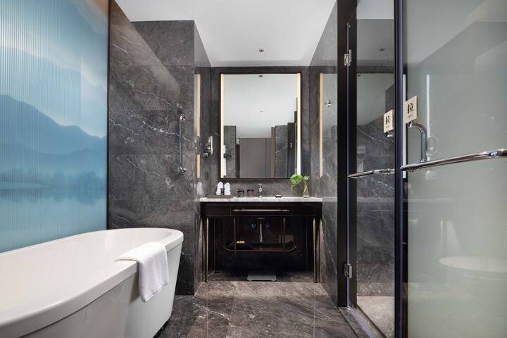 Guest room bath at the Wyndham Changzhou Liyang in Liyang, Other than US/Canada