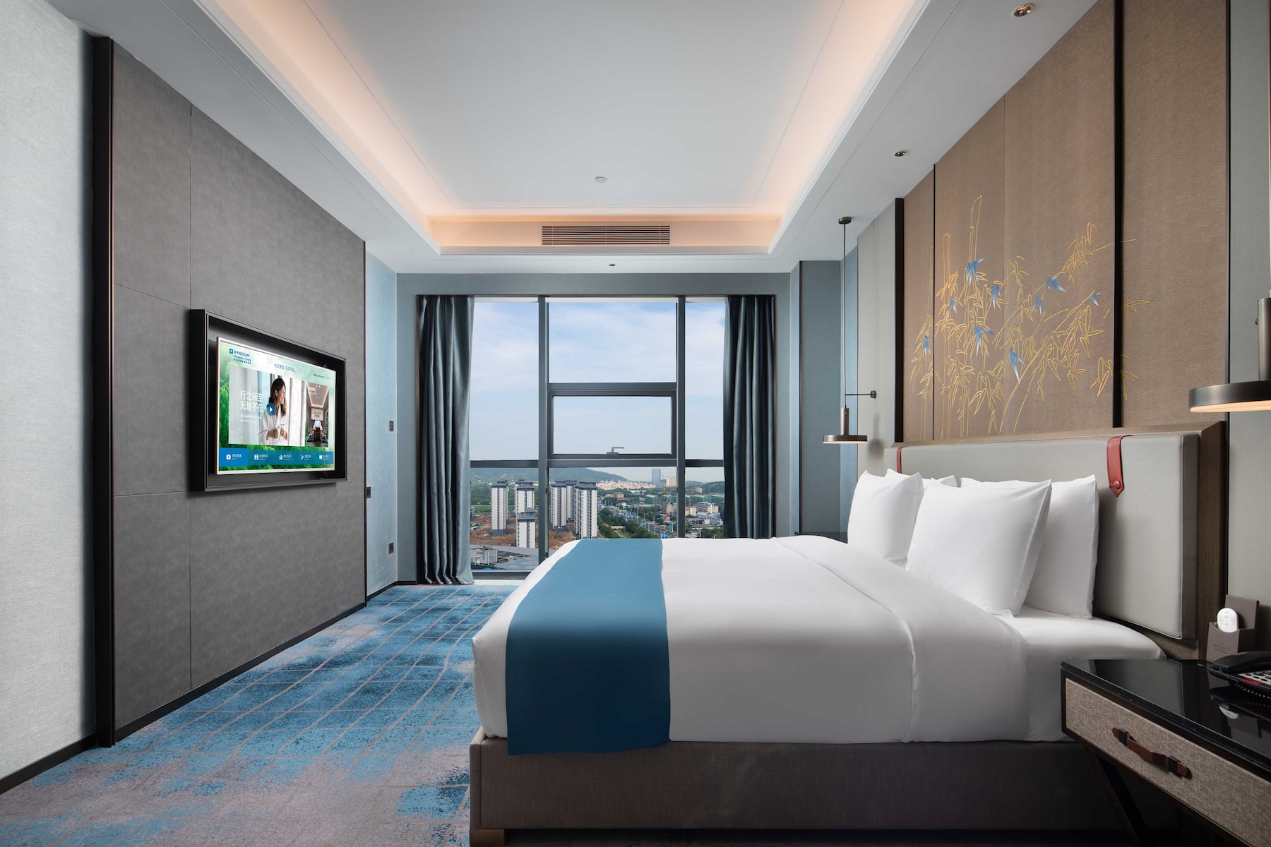 Guest room at the Wyndham Changzhou Liyang in Liyang, Other than US/Canada