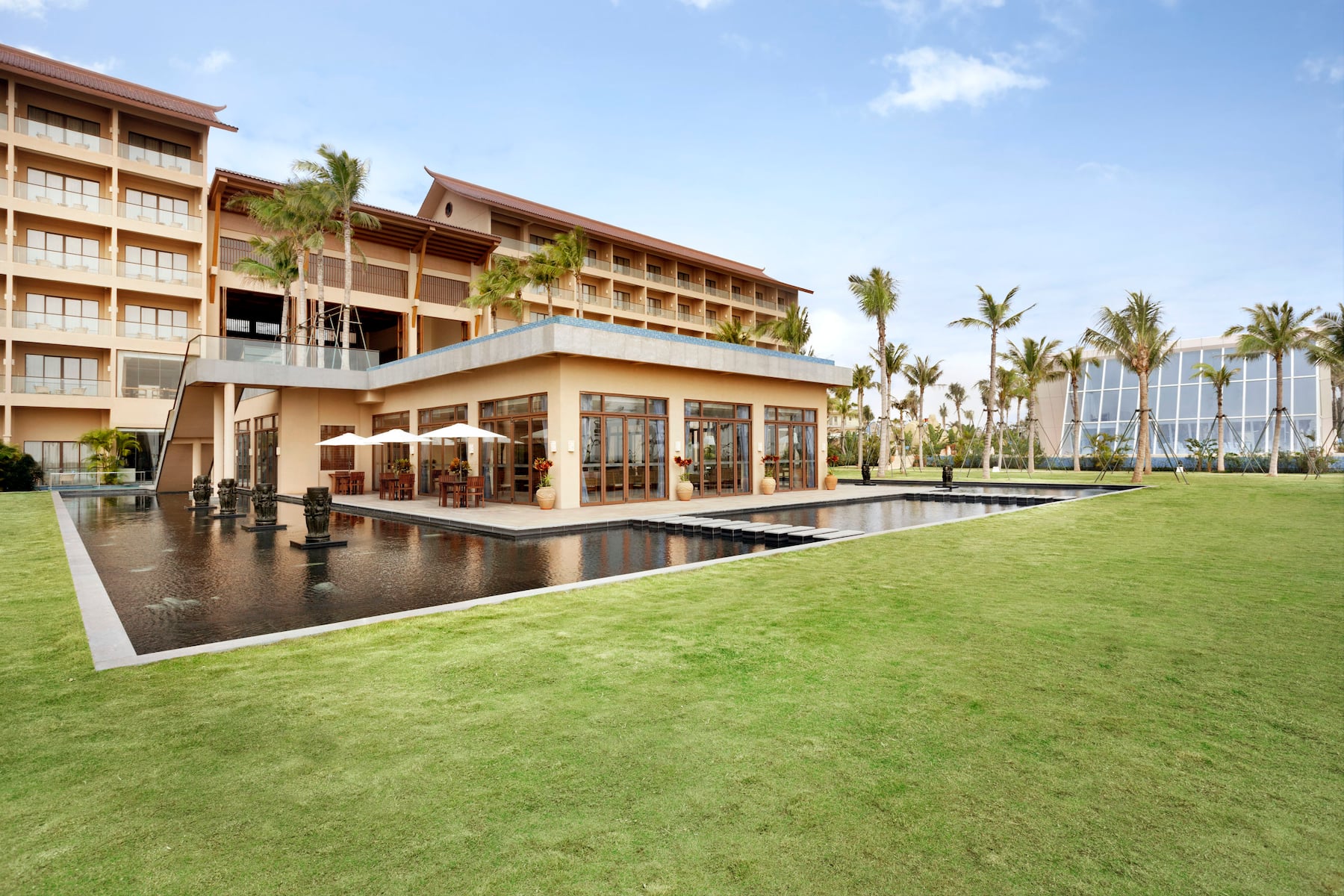 Back Exterior Image of Wyndham Maoming hotel in Maoming, Other than US/Canada