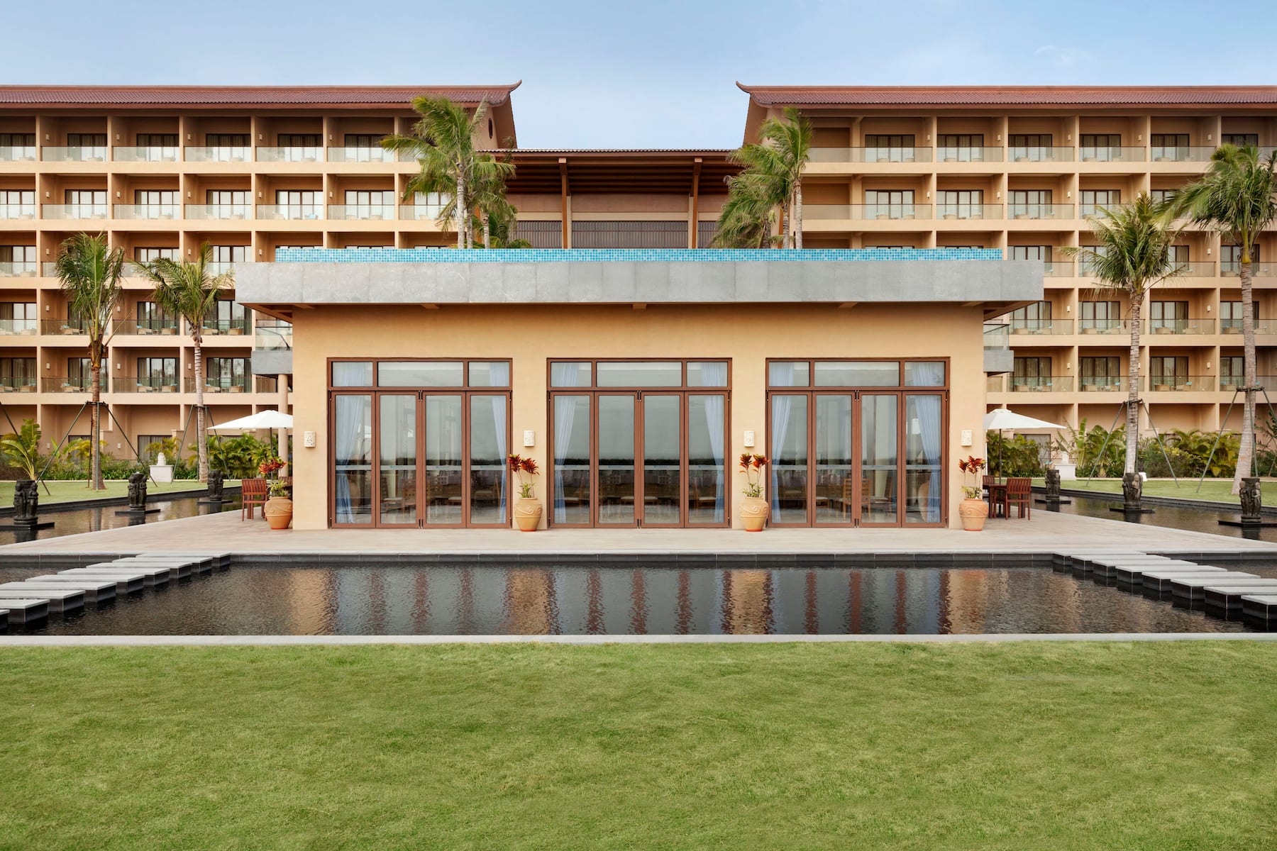 Back Exterior Image of Wyndham Maoming hotel in Maoming, Other than US/Canada