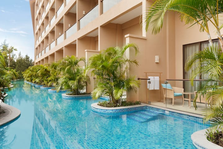 Guest room at the Wyndham Maoming in Maoming, Other than US/Canada