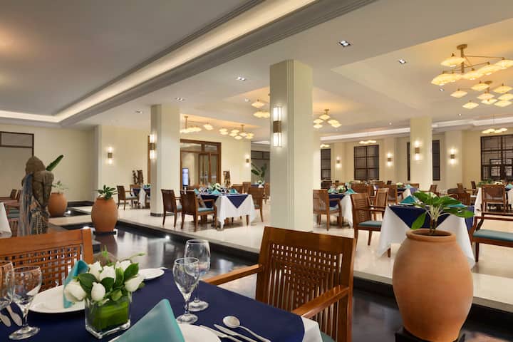 Wyndham Maoming restaurant in Maoming, Other than US/Canada