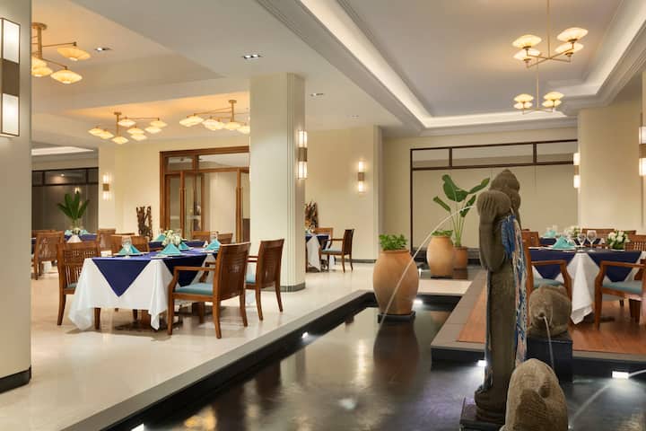 Wyndham Maoming restaurant in Maoming, Other than US/Canada