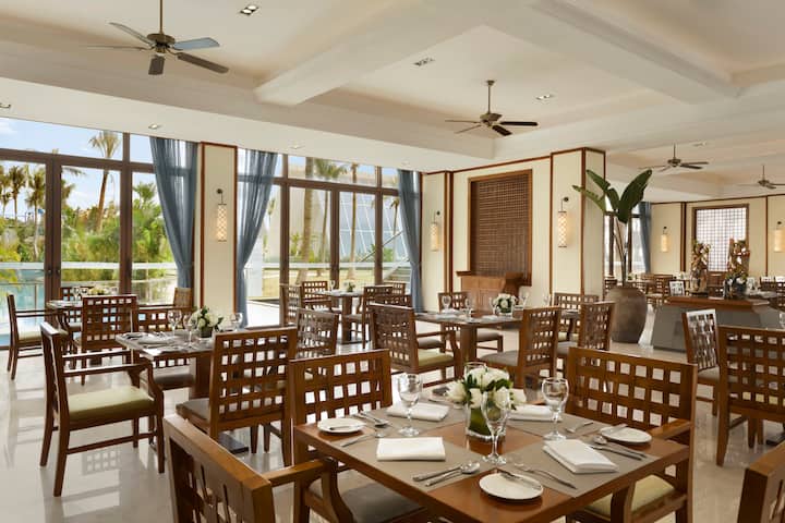 Wyndham Maoming restaurant in Maoming, Other than US/Canada