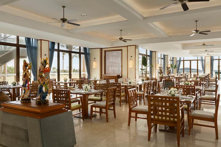 Wyndham Maoming restaurant in Maoming, Other than US/Canada