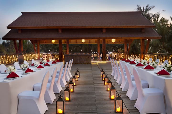 Wyndham Maoming restaurant bar in Maoming, Other than US/Canada