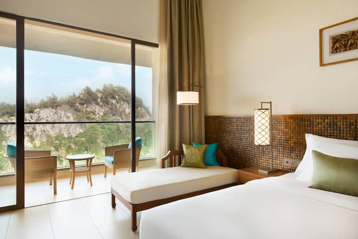 Wyndham Maoming suite in Maoming, Other than US/Canada