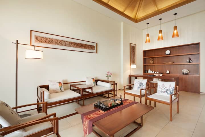 Wyndham Maoming suite in Maoming, Other than US/Canada