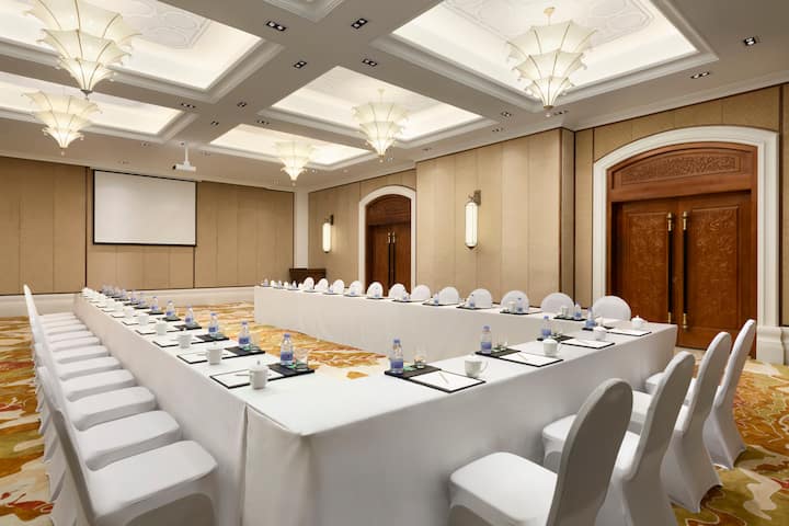 U-shape meeting room at Wyndham Maoming in Maoming, Other than US/Canada