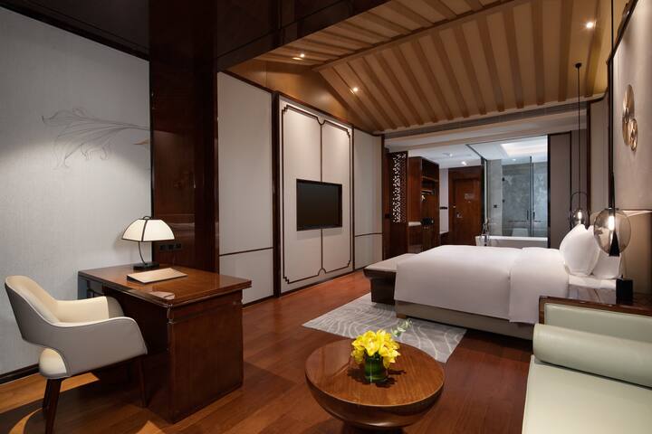 Wyndham Xinyi Lotus Lake presidential suite in Maoming, Other than US/Canada
