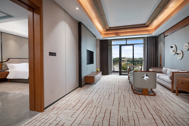 Wyndham Xinyi Lotus Lake presidential suite in Maoming, Other than US/Canada