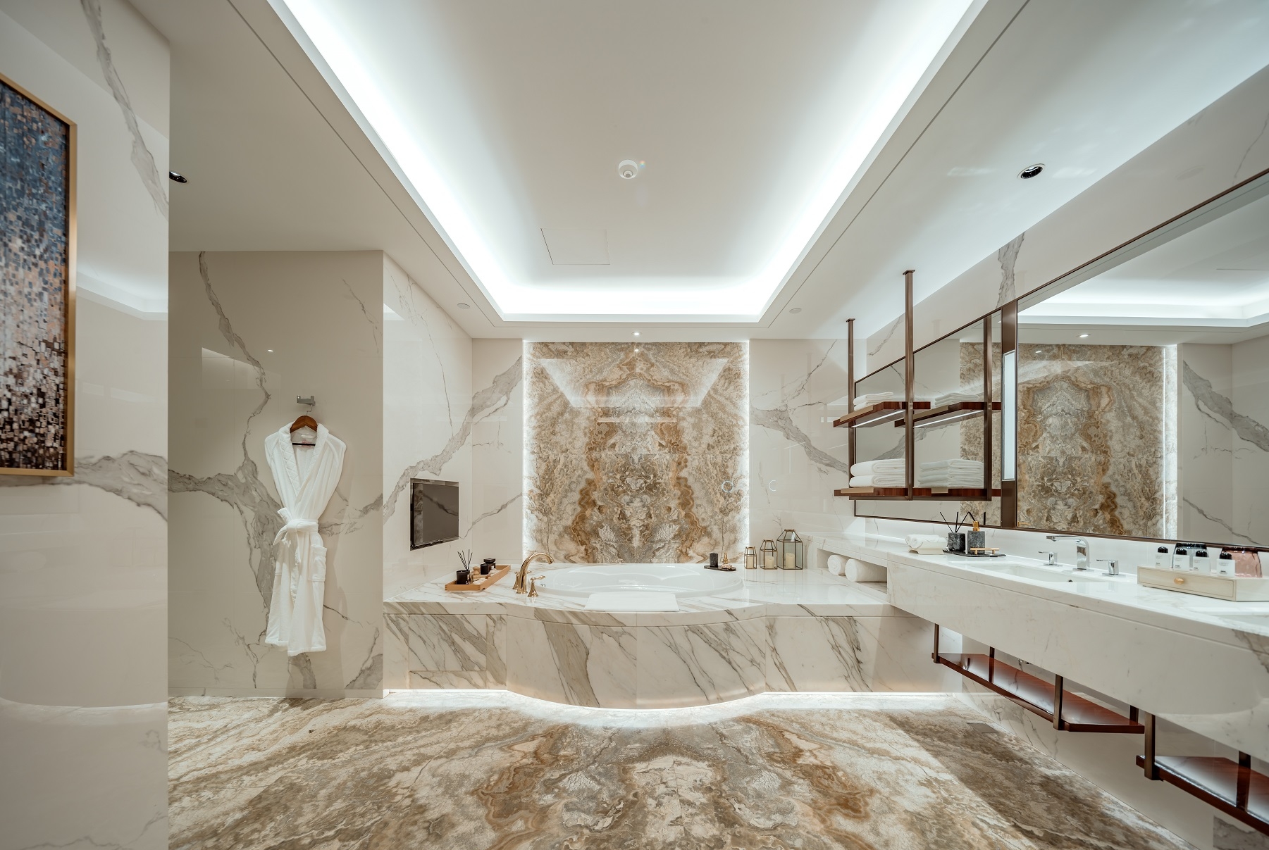 Guest room bath at the Wyndham Nanning Binyang in Nanning, Other than US/Canada