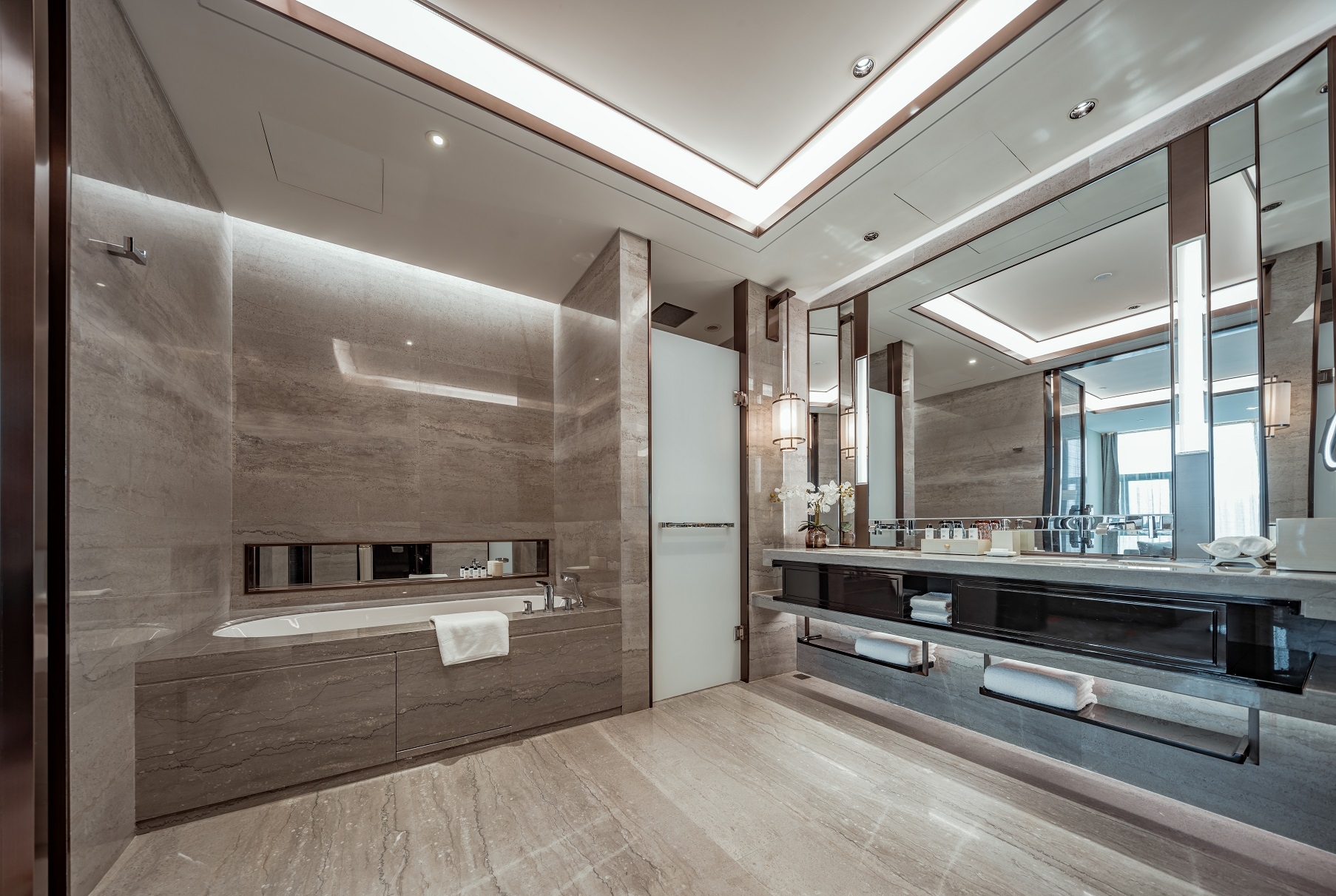 Guest room bath at the Wyndham Nanning Binyang in Nanning, Other than US/Canada