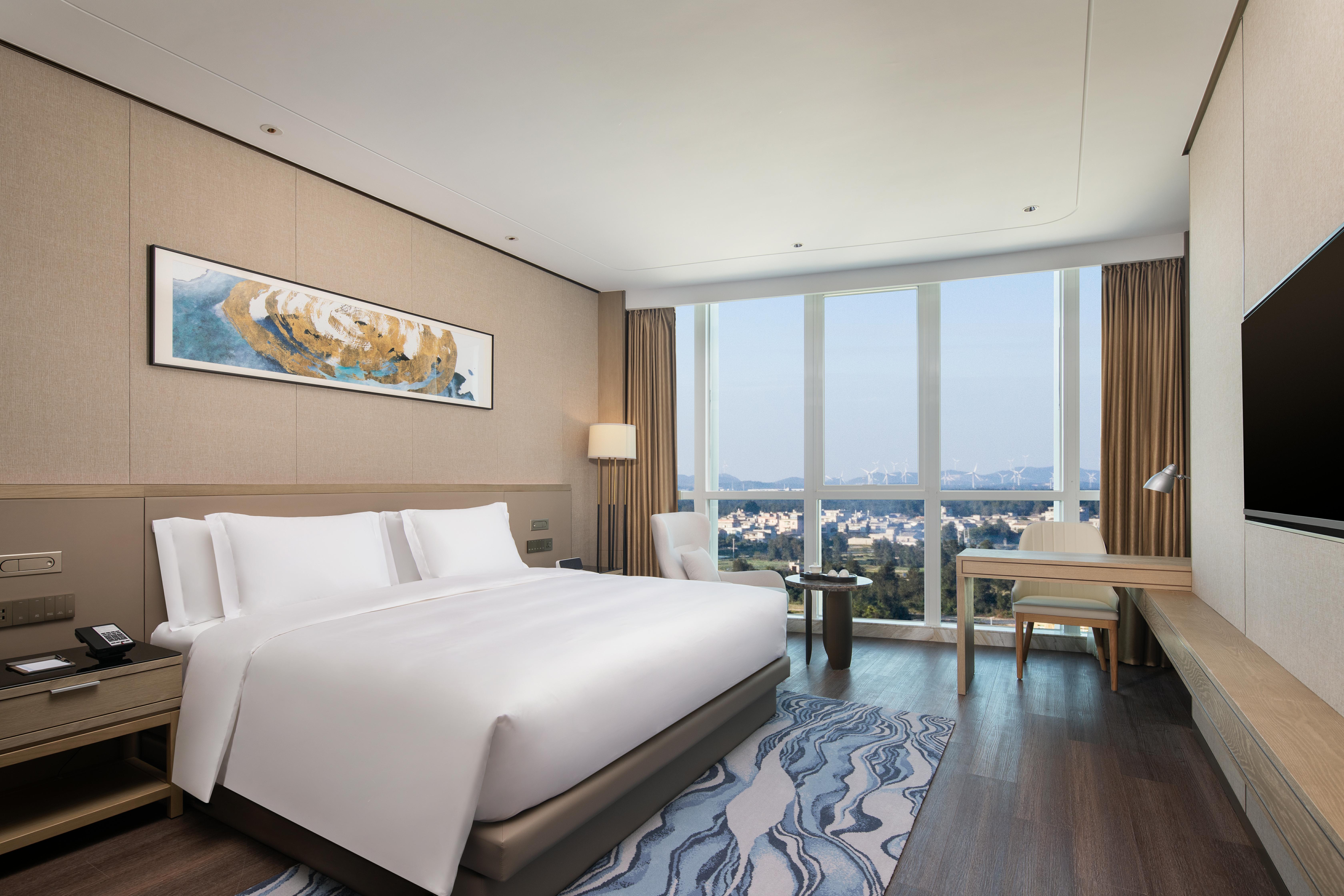 Guest room at the Wyndham Pingtan in Pingtan, Other than US/Canada