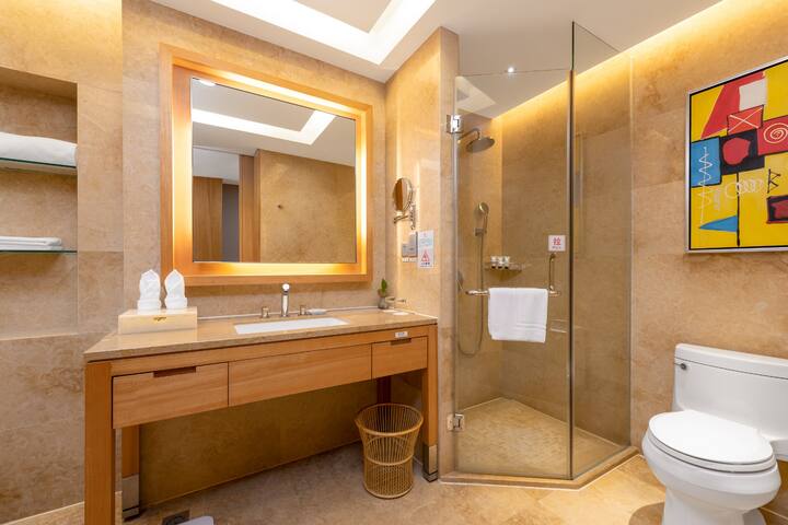 Guest room at the Wyndham Putian Downtown in Putian, Other than US/Canada