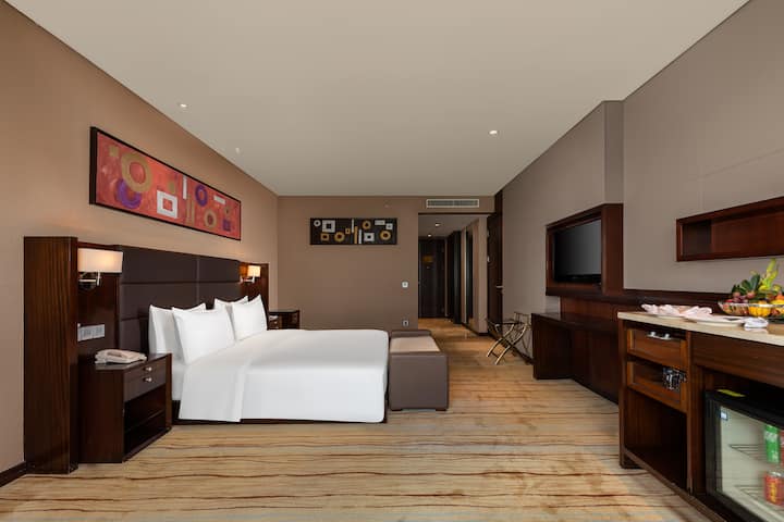 Guest room at the Wyndham Putian Downtown in Putian, Other than US/Canada