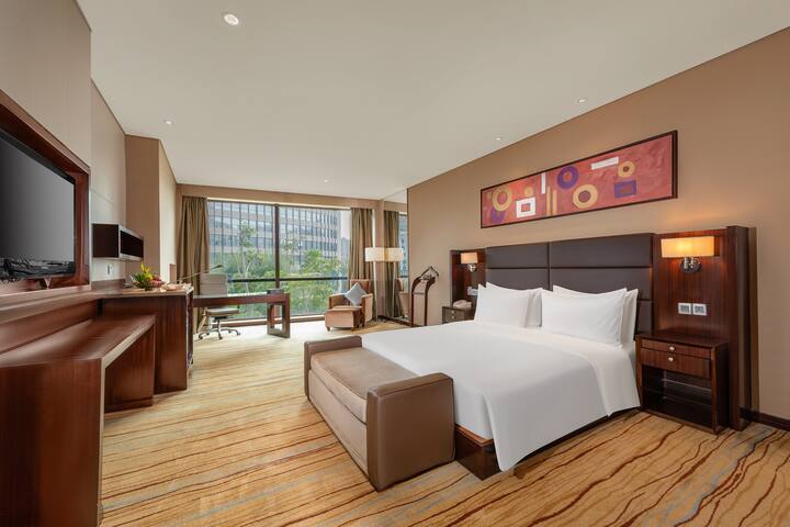 Guest room at the Wyndham Putian Downtown in Putian, Other than US/Canada