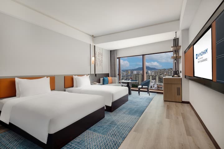 Guest room at the Wyndham Putian Downtown in Putian, Other than US/Canada