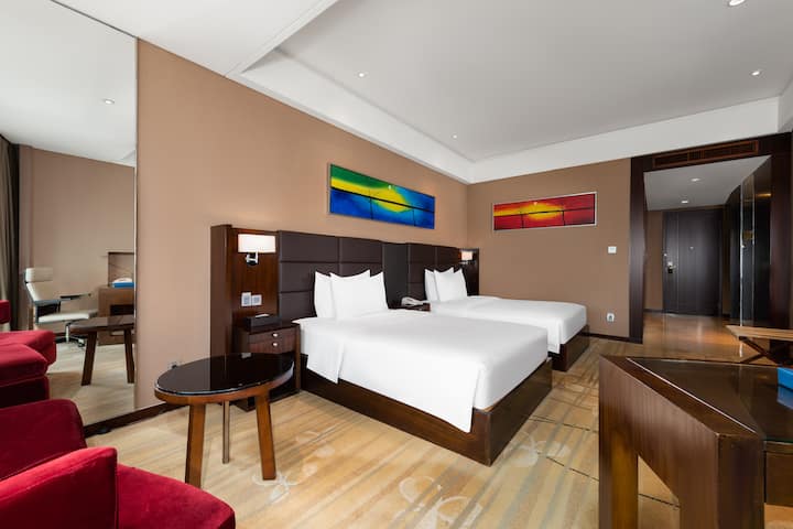 Guest room at the Wyndham Putian Downtown in Putian, Other than US/Canada