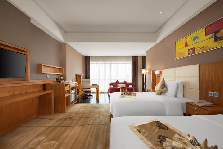 Guest room at the Wyndham Putian Downtown in Putian, Other than US/Canada