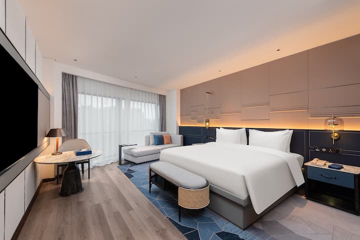 Guest room at the Wyndham Putian Downtown in Putian, Other than US/Canada