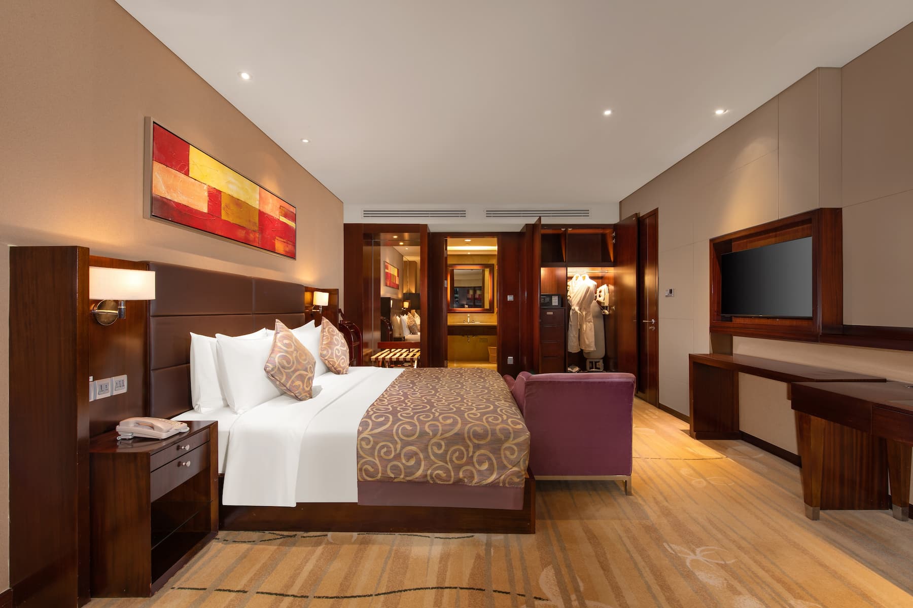 Guest room at the Wyndham Putian Downtown in Putian, Other than US/Canada