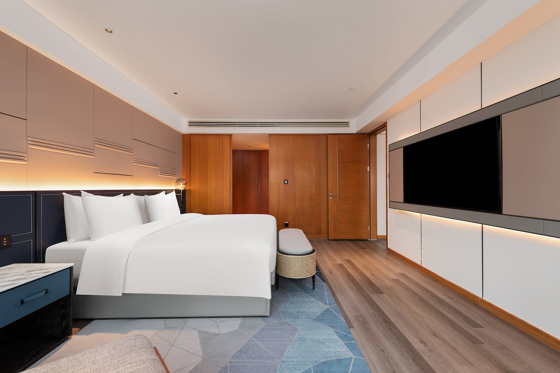 Guest room at the Wyndham Putian Downtown in Putian, Other than US/Canada