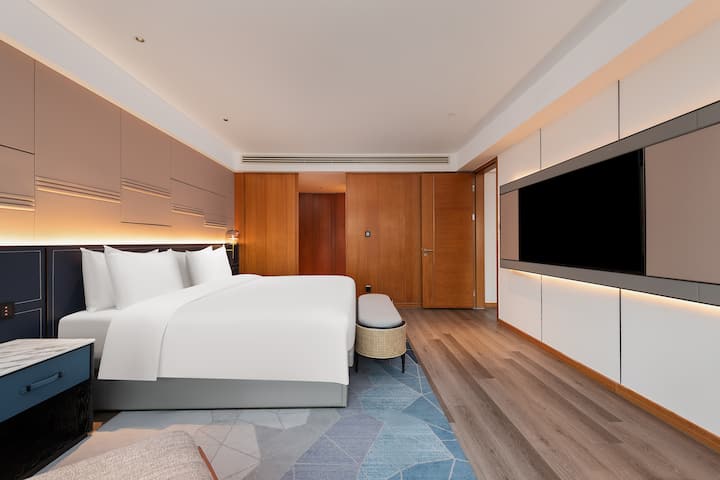 Guest room at the Wyndham Putian Downtown in Putian, Other than US/Canada