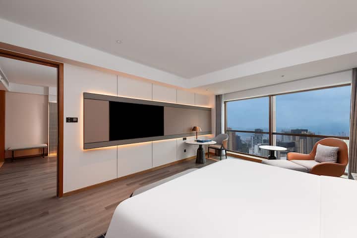 Guest room at the Wyndham Putian Downtown in Putian, Other than US/Canada