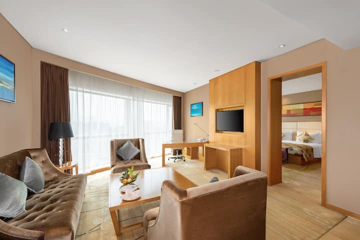 Guest room at the Wyndham Putian Downtown in Putian, Other than US/Canada