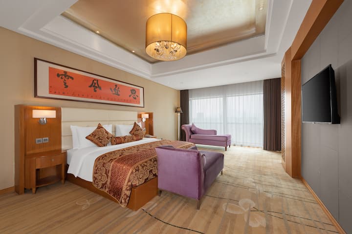 Guest room at the Wyndham Putian Downtown in Putian, Other than US/Canada