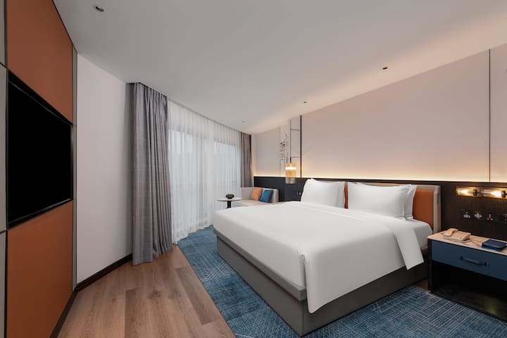 Guest room at the Wyndham Putian Downtown in Putian, Other than US/Canada