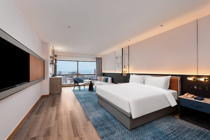 Guest room at the Wyndham Putian Downtown in Putian, Other than US/Canada