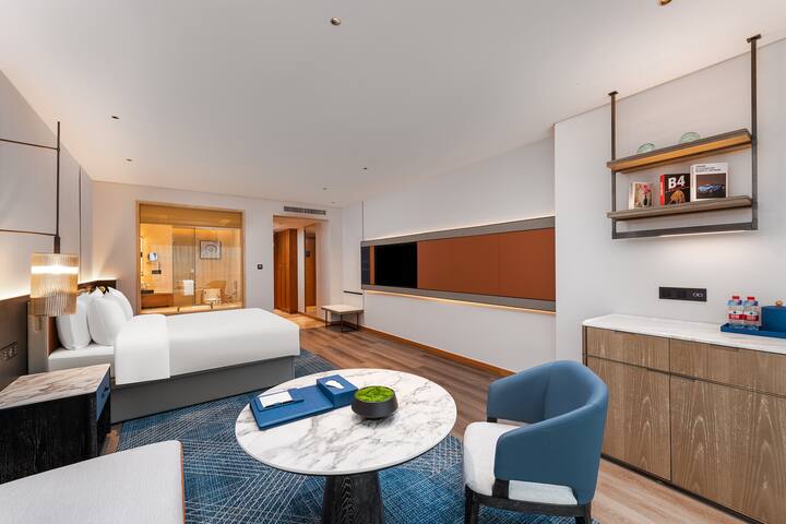 Guest room at the Wyndham Putian Downtown in Putian, Other than US/Canada