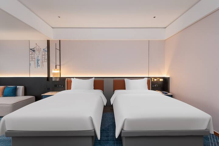Guest room at the Wyndham Putian Downtown in Putian, Other than US/Canada