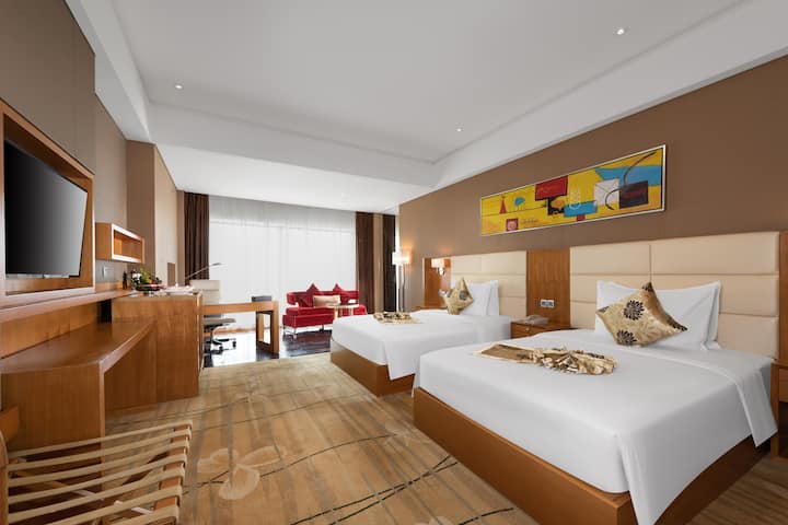 Guest room at the Wyndham Putian Downtown in Putian, Other than US/Canada