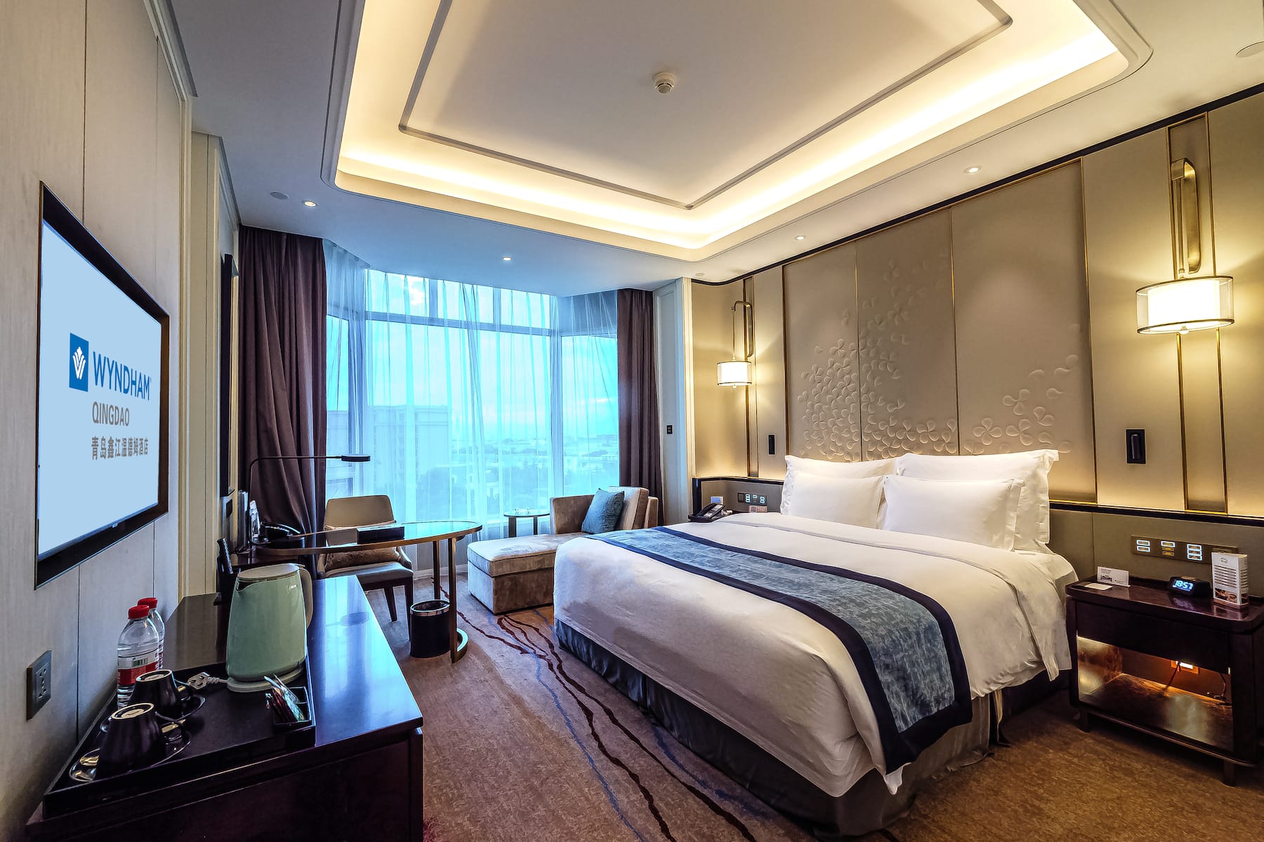 Guest room at the Wyndham Qingdao in Qingdao, Other than US/Canada