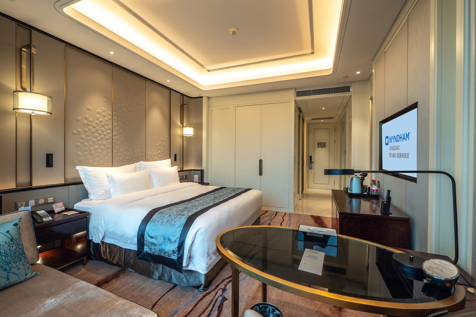 Guest room at the Wyndham Qingdao in Qingdao, Other than US/Canada
