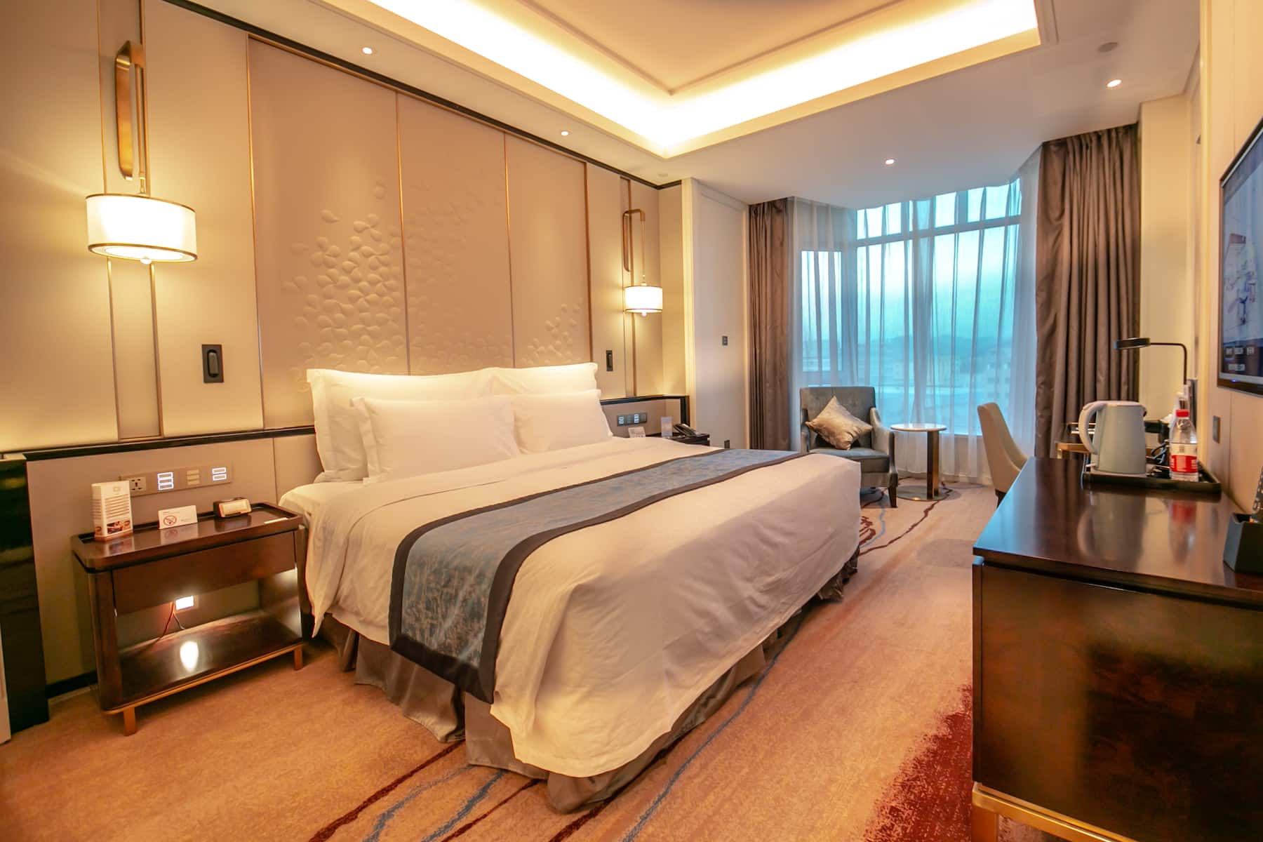 Guest room at the Wyndham Qingdao in Qingdao, Other than US/Canada