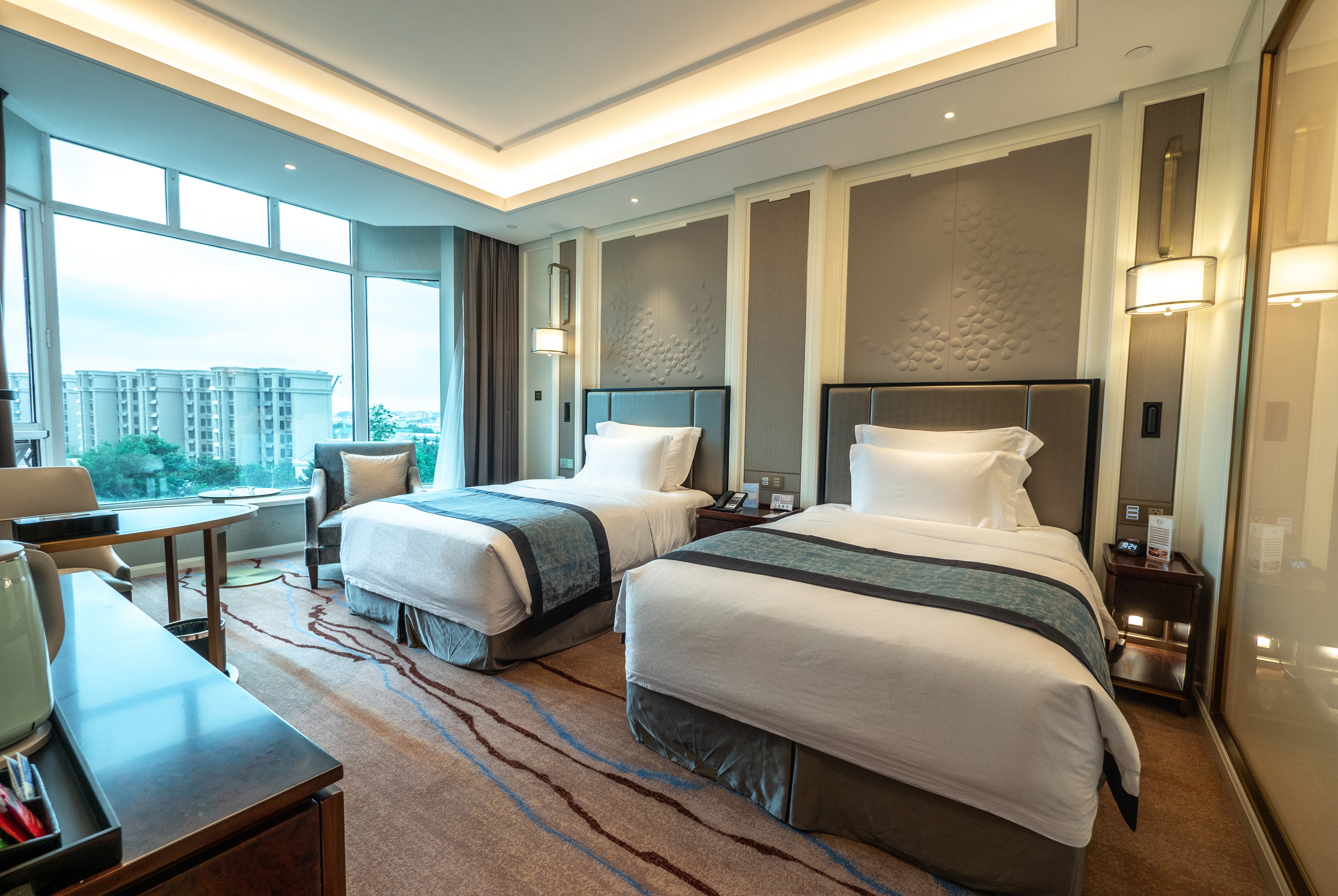 Guest room at the Wyndham Qingdao in Qingdao, Other than US/Canada