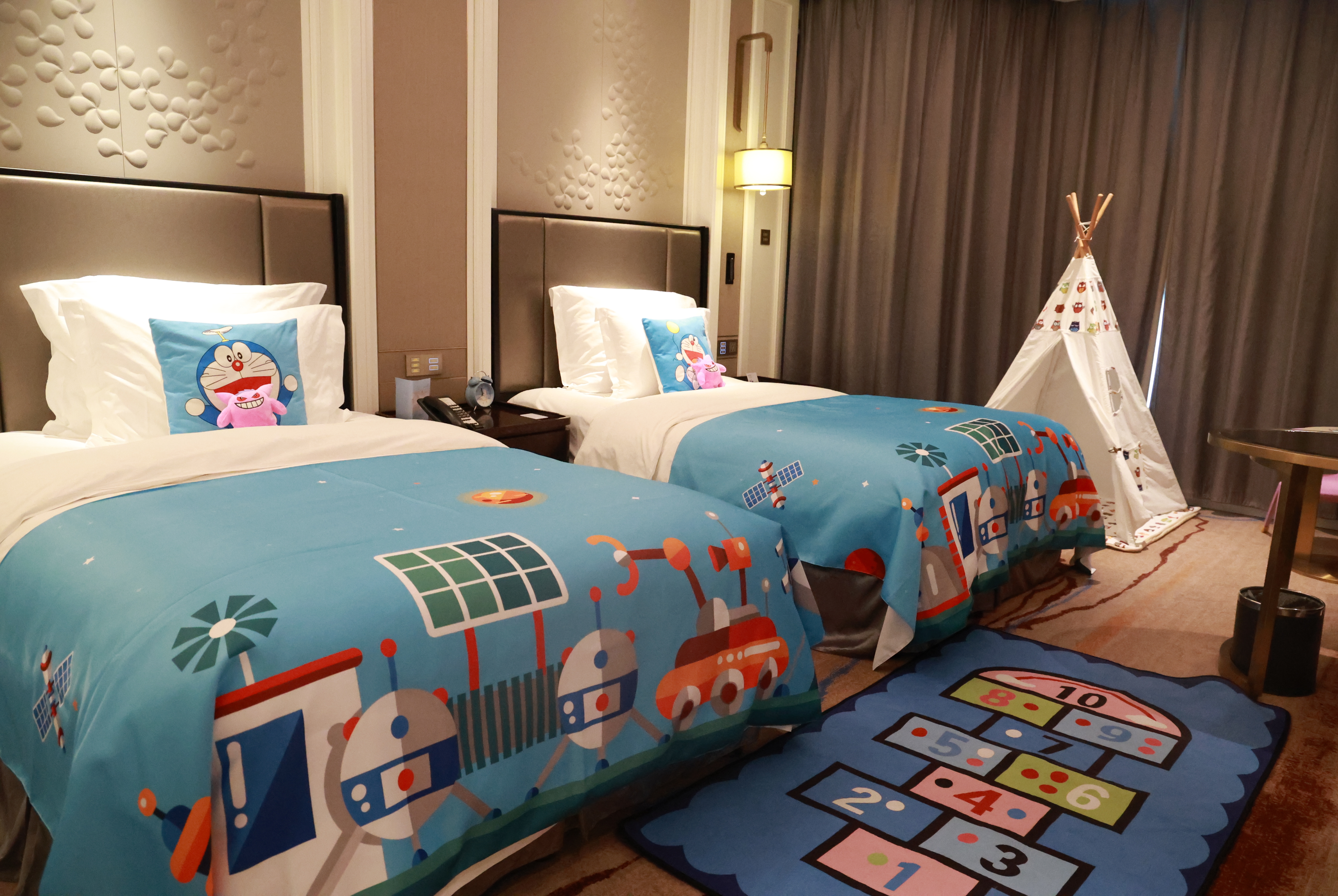 Guest room feature at the Wyndham Qingdao in Qingdao, Other than US/Canada