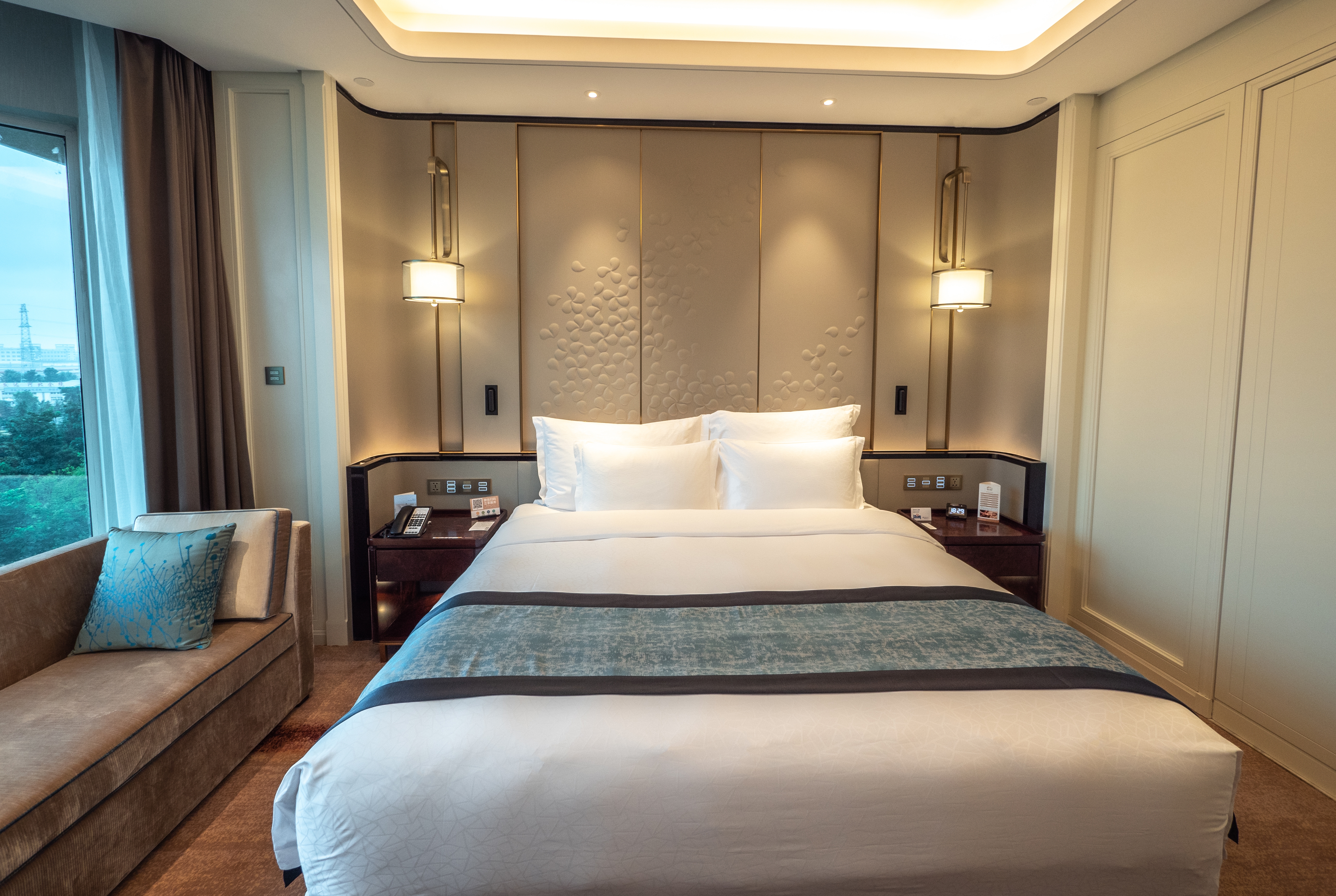 Guest room at the Wyndham Qingdao in Qingdao, Other than US/Canada